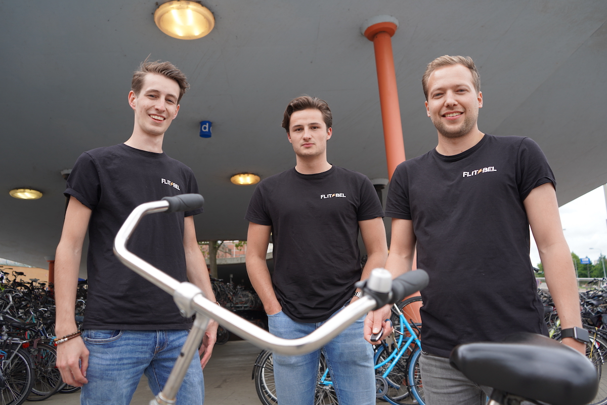 Hanzestudenten winnen met Flitsbel landelijke ondernemersprijs