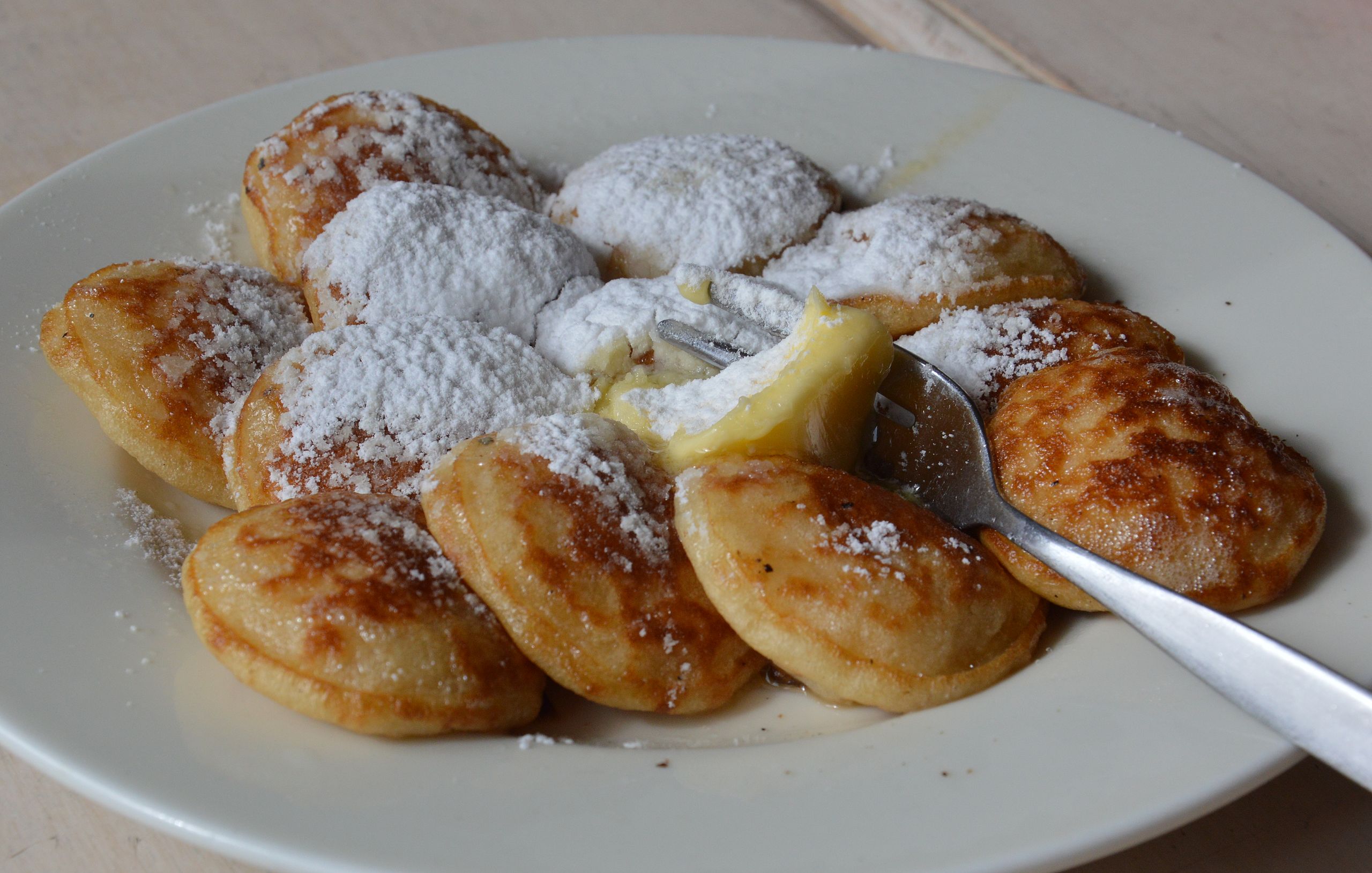 Ondernemers bakken poffertjes voor leerlingen basisscholen