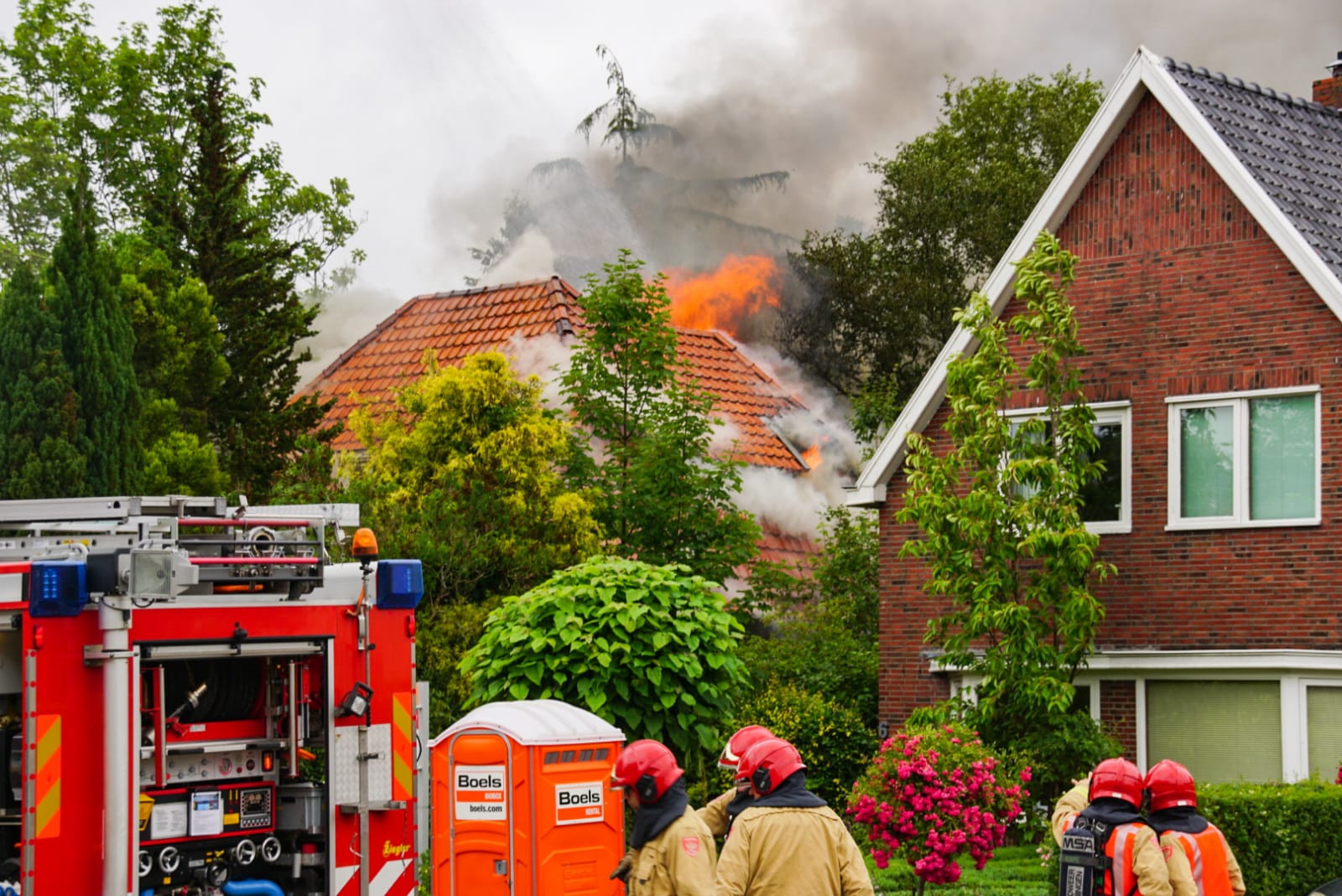 Uitslaande brand in woning Haren