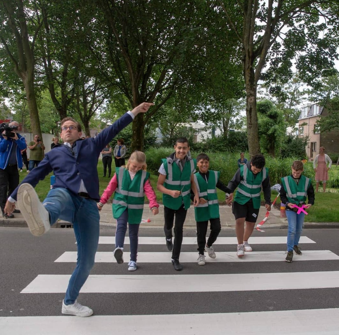 Wethouder Paul de Rook doet een ‘Silly Jan van Zanentje’