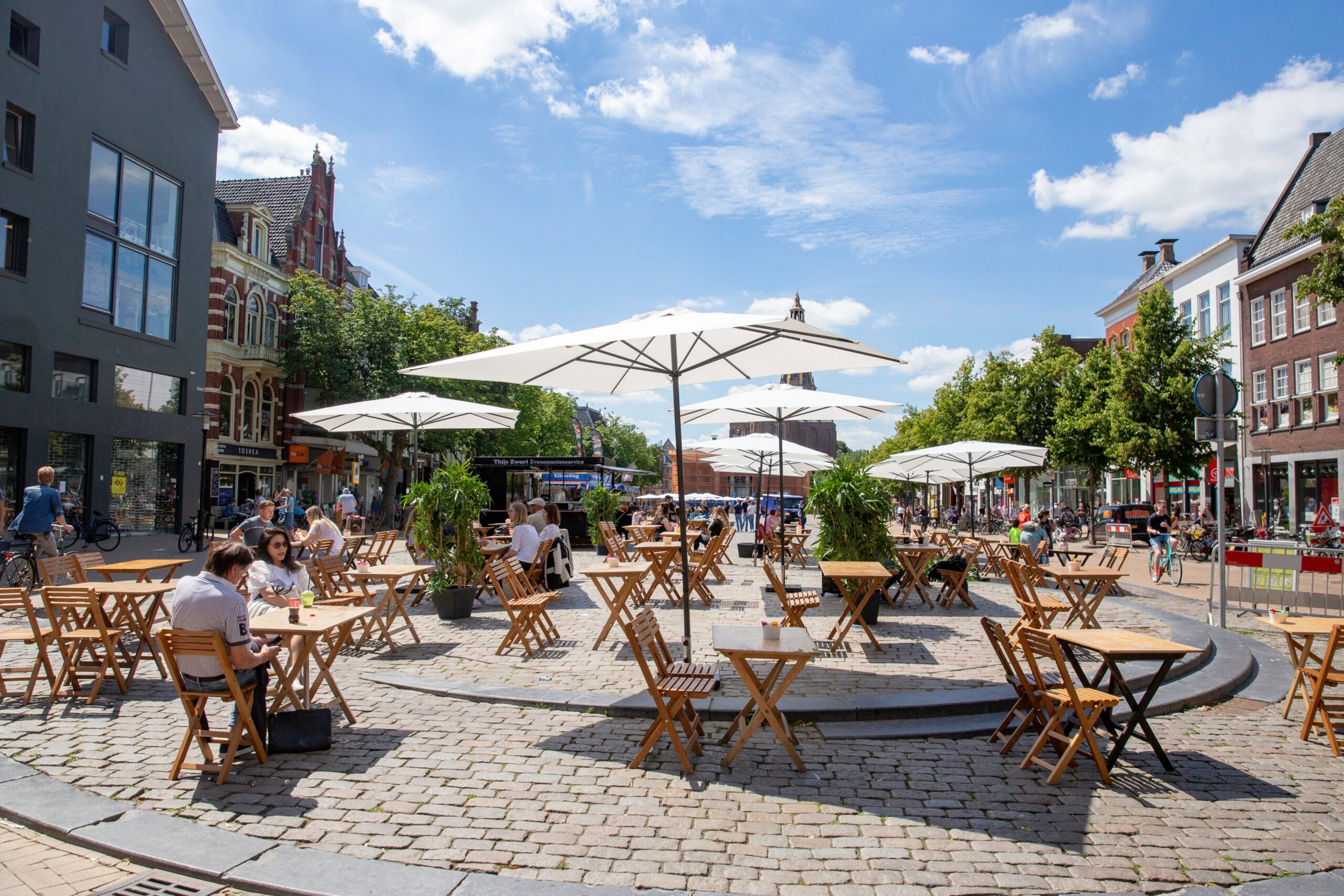 Extra terrassen op de Vismarkt geopend