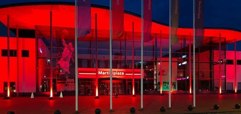 MartiniPlaza en Stadsschouwburg in het rood