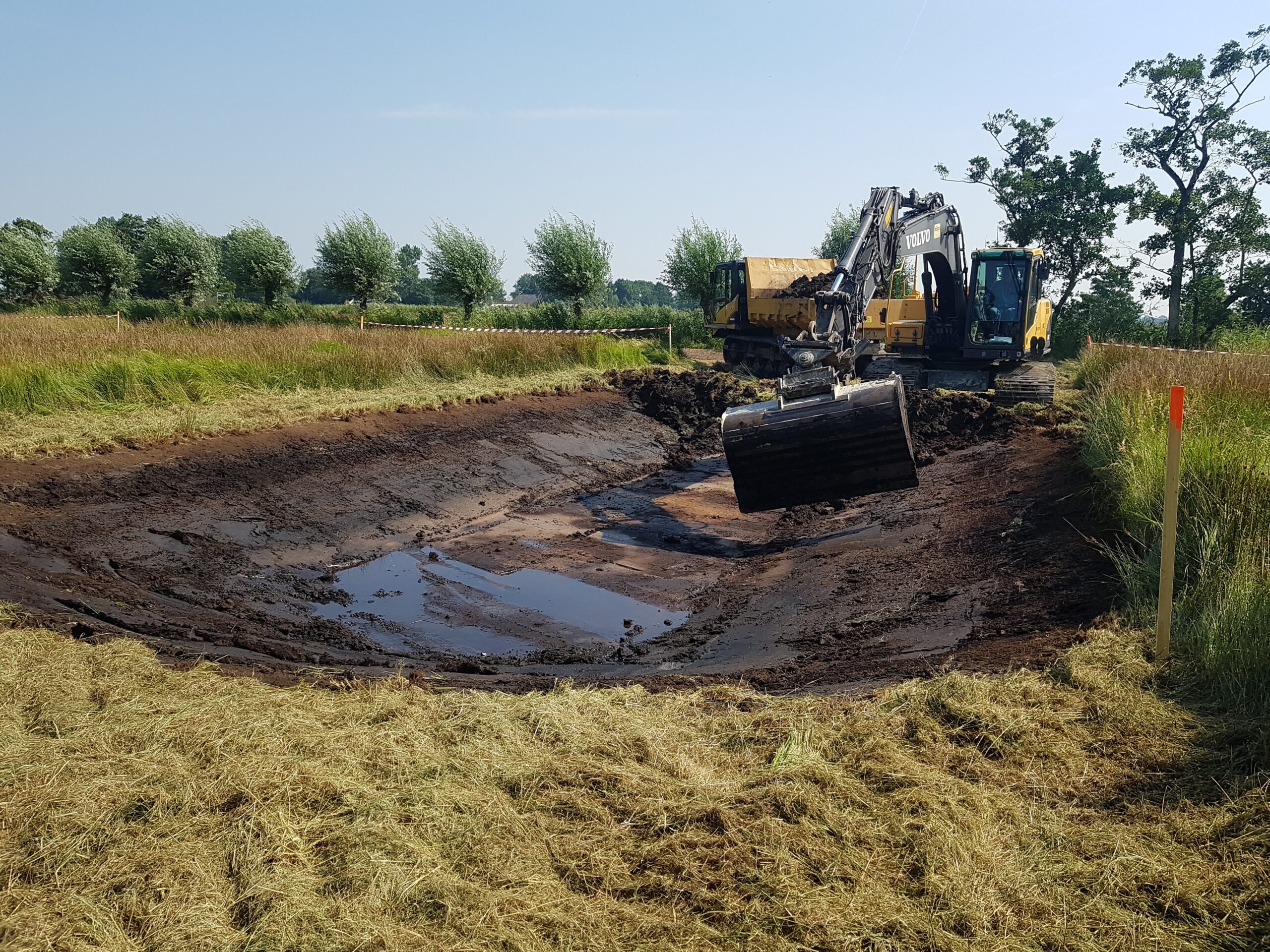 Landschapsbeheer Groningen legt twaalf nieuwe petgaten aan in Westerkwartier