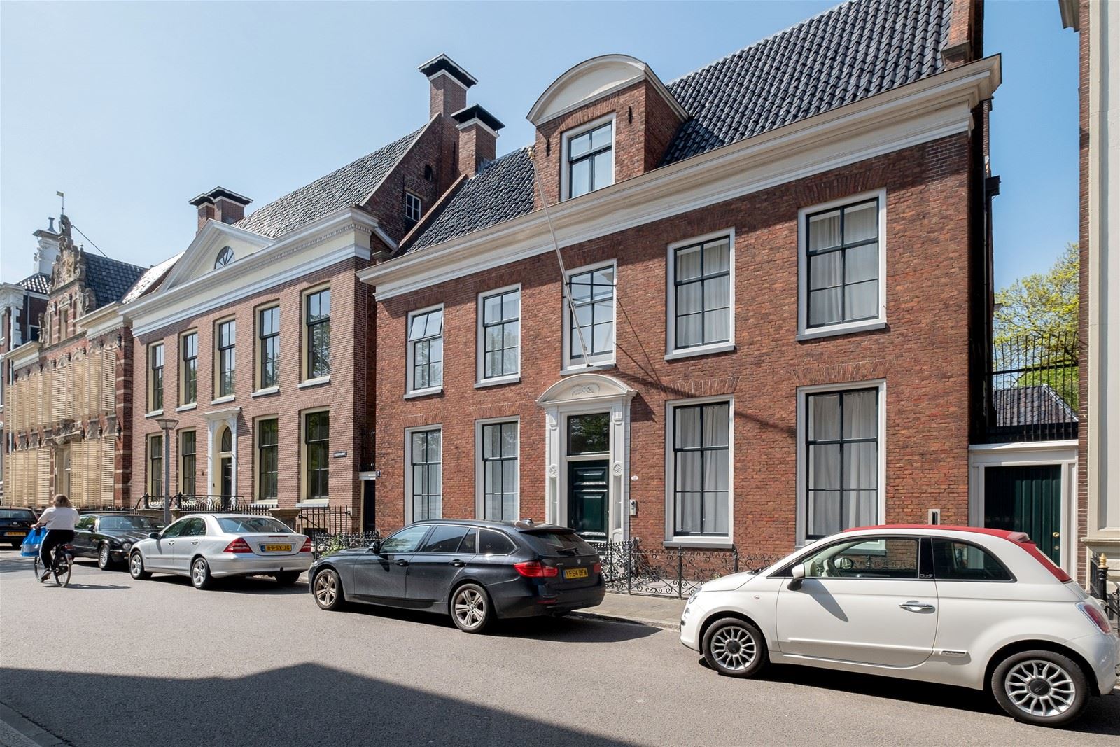Snuffel even rond in het duurste huis van Groningen (2,4 miljoen euro)