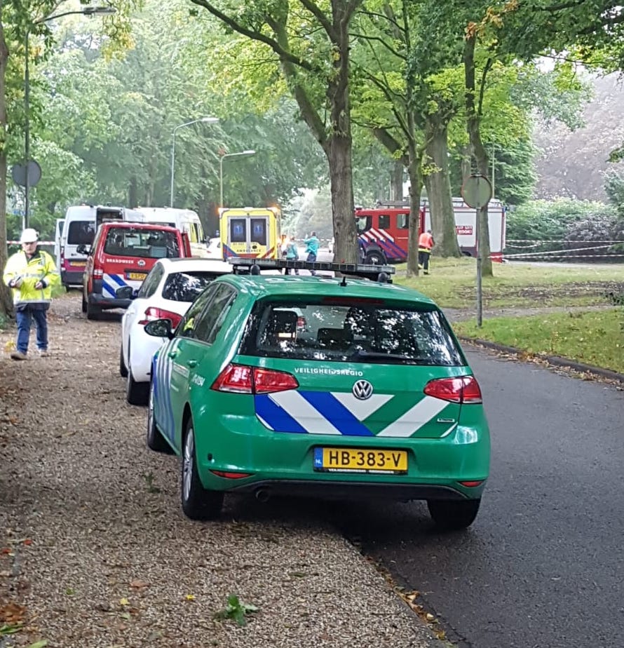 Gas uit rioolputten bij Westerse Drift in Haren; basisschool ontruimd