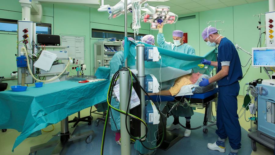 Martini Ziekenhuis schaalt nu al de zorg af; twee OK's dicht vanwege ziekte