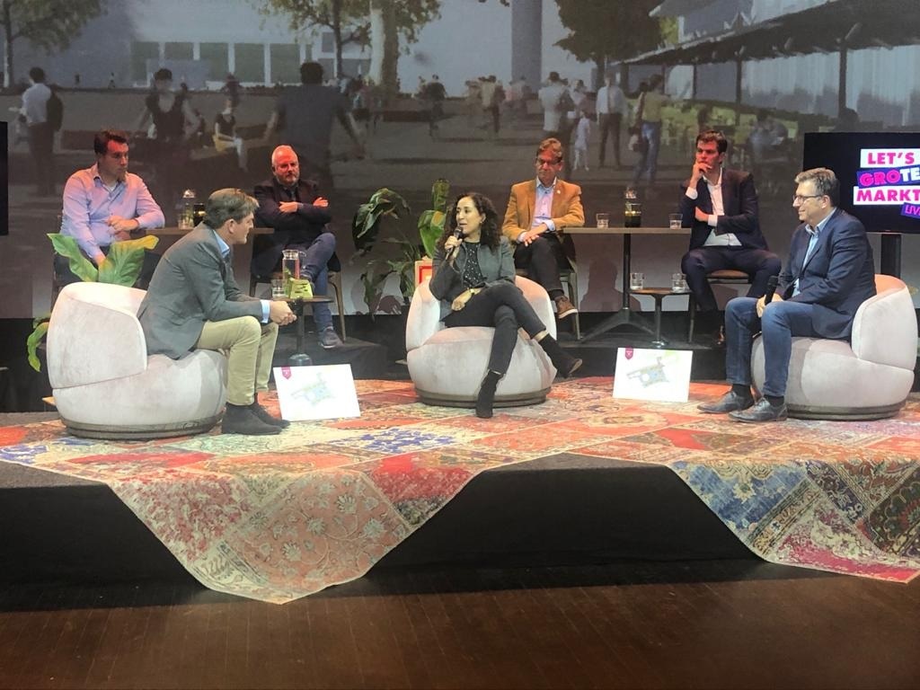 De deelnemers aan de discussie in het Forum Groningen