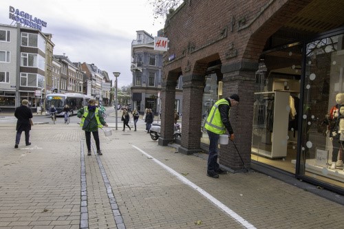 Vrijwilligers rapen 13.600 peuken op in Groningen