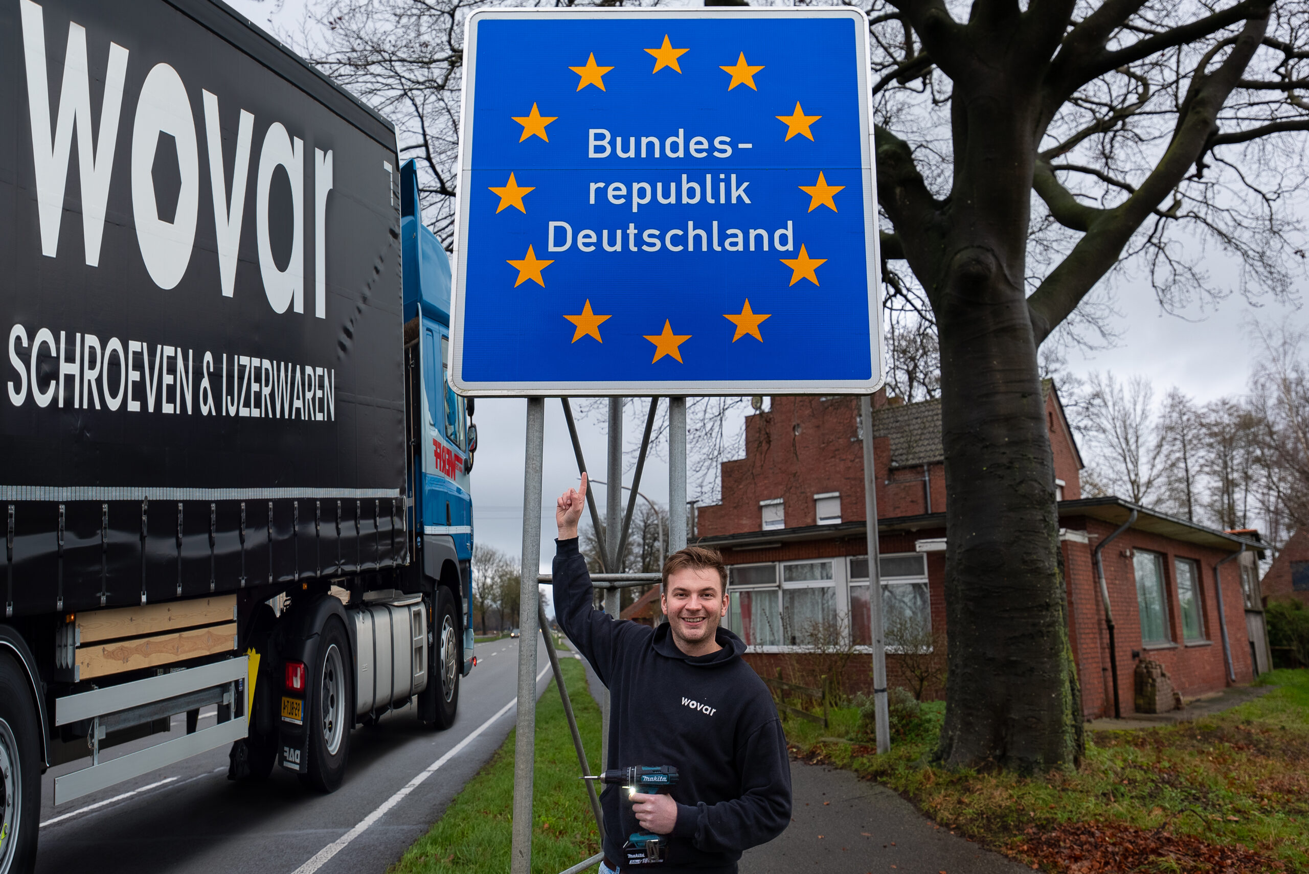 Jonge Groningse ondernemer Jesse Keizer (26) met online verkoop van schroeven de grens over