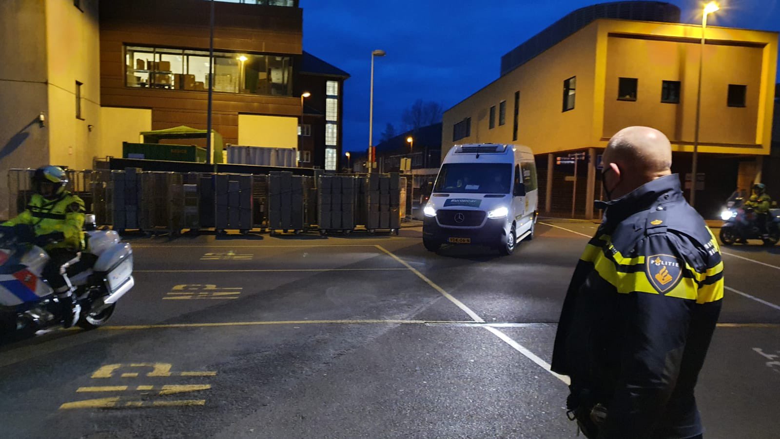 Eerste vaccins in Groningen; vaccinatie voor UMCG-medewerkers