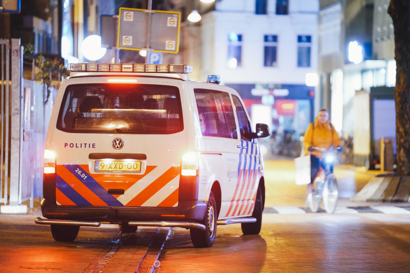 Lege stad tijdens avondklok? De realiteit: waarschuwing, boetes en in beslag genomen fiets