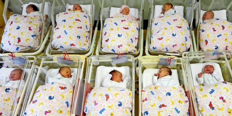 Geboortegolf in stad Groningen blijft uit, maar elders in Noorden wel extra veel baby’s geboren