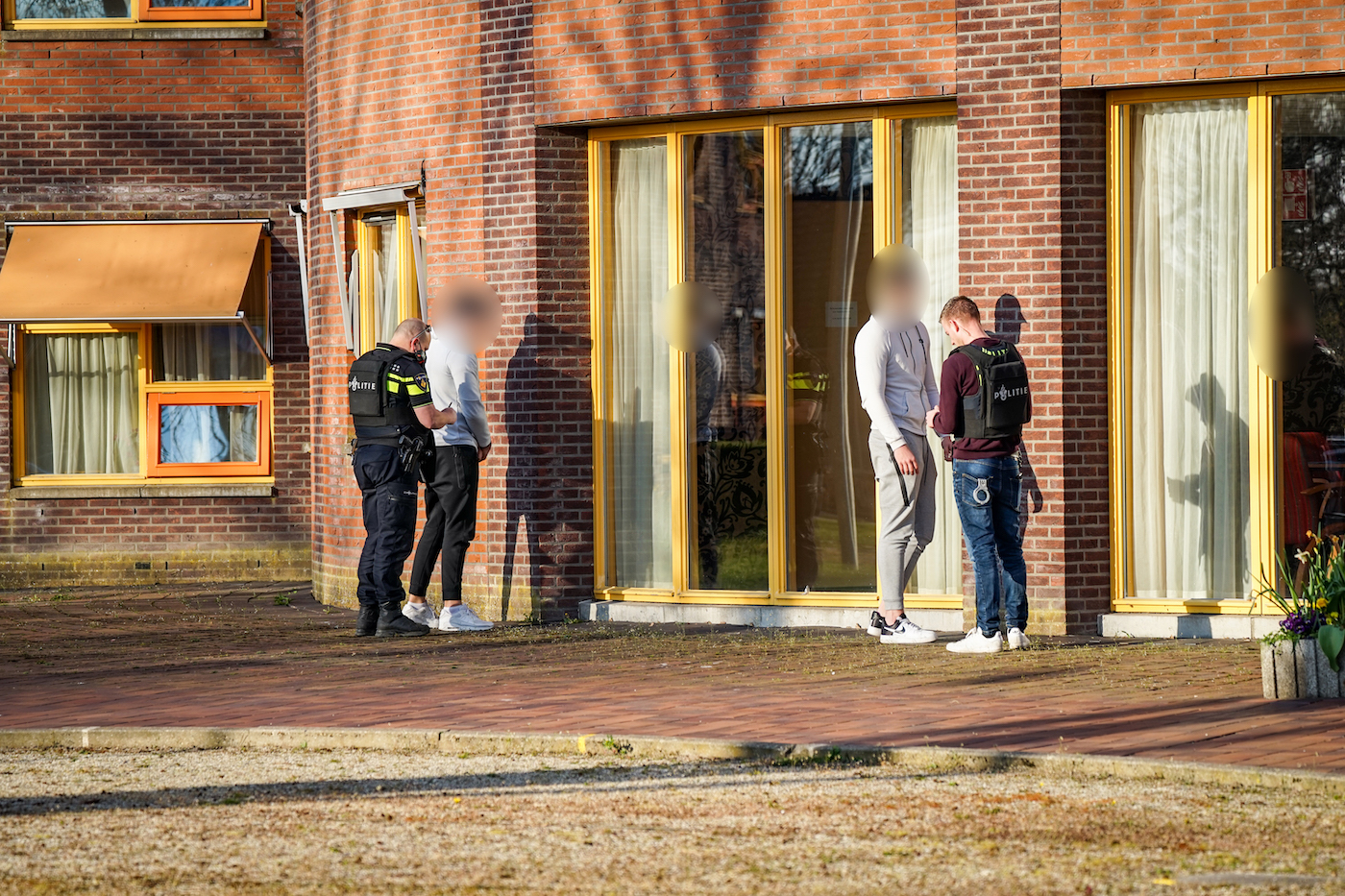 Vijf aanhoudingen in Ten Boer na schietincident in Delfzijl