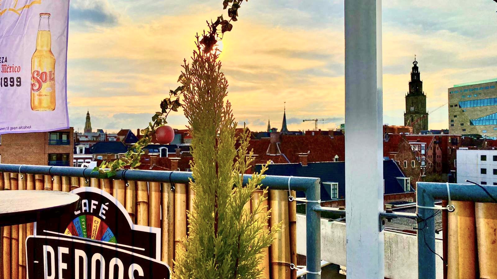 Verstoppertje: stad is zonnig, maar geheim dakterras rijker