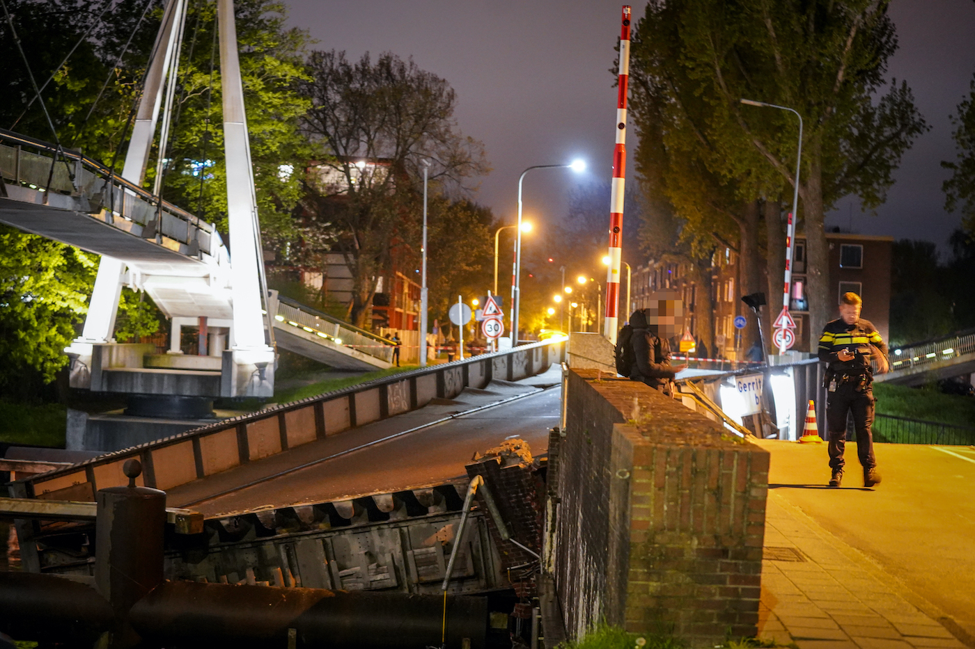 Schip vaart tegen Gerrit Krolbrug: schade enorm (UPDATE 12:30 uur)