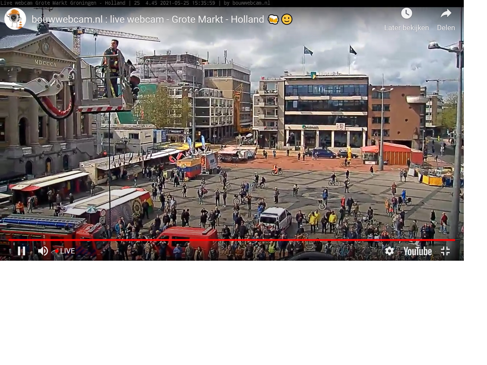 Brand op dak Drie Gezusters aan Grote Markt Groningen