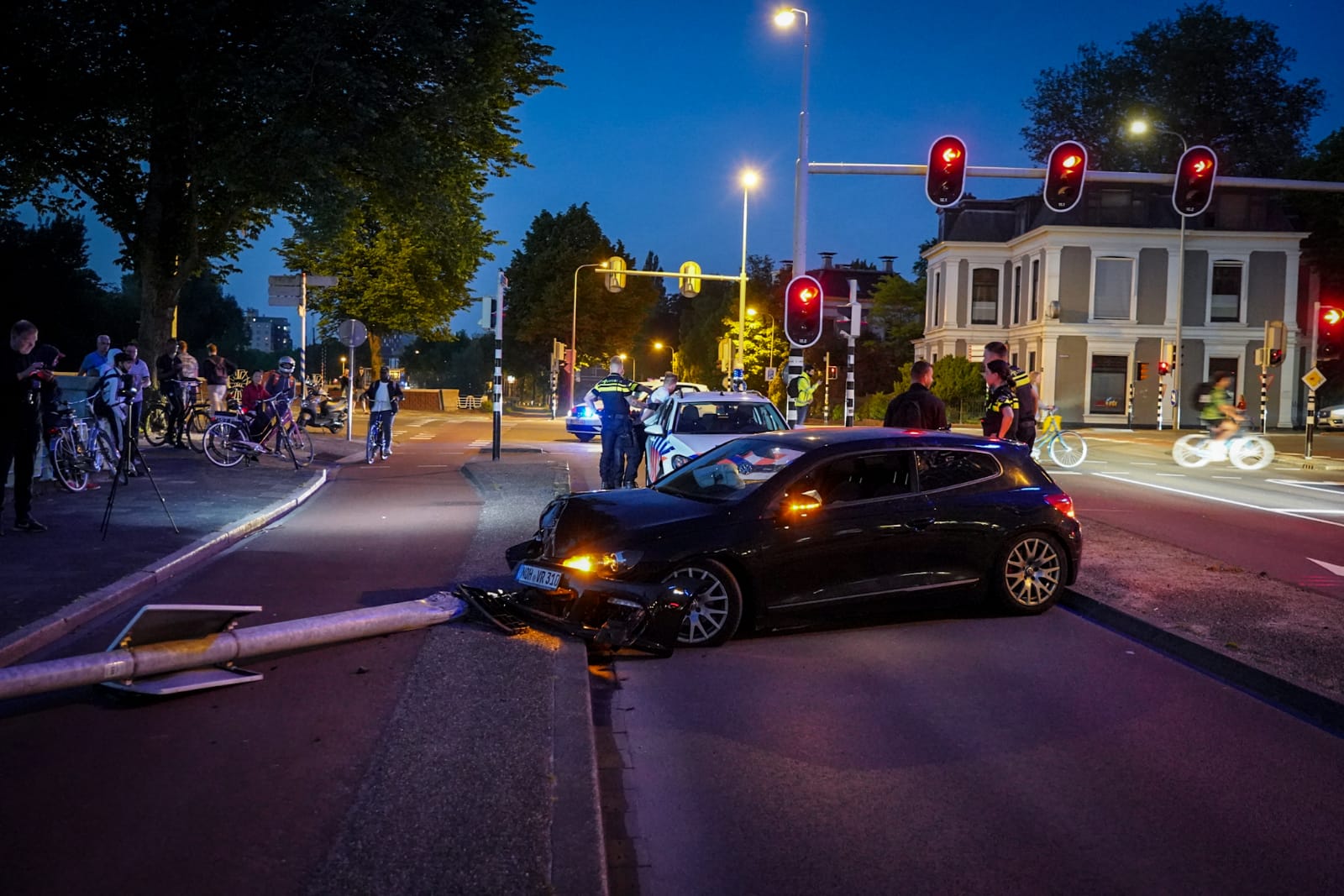 Aanhouding na akkefietje op Stationsweg