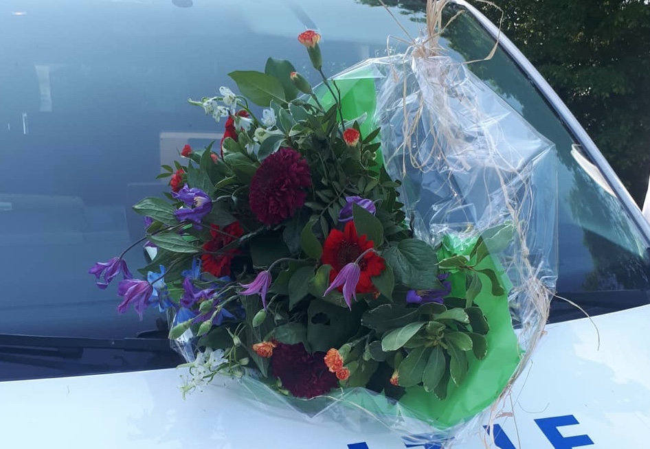 Bloemetje van politie voor getuige die achter verdachte van steekpartij in Hoogkerk aan ging