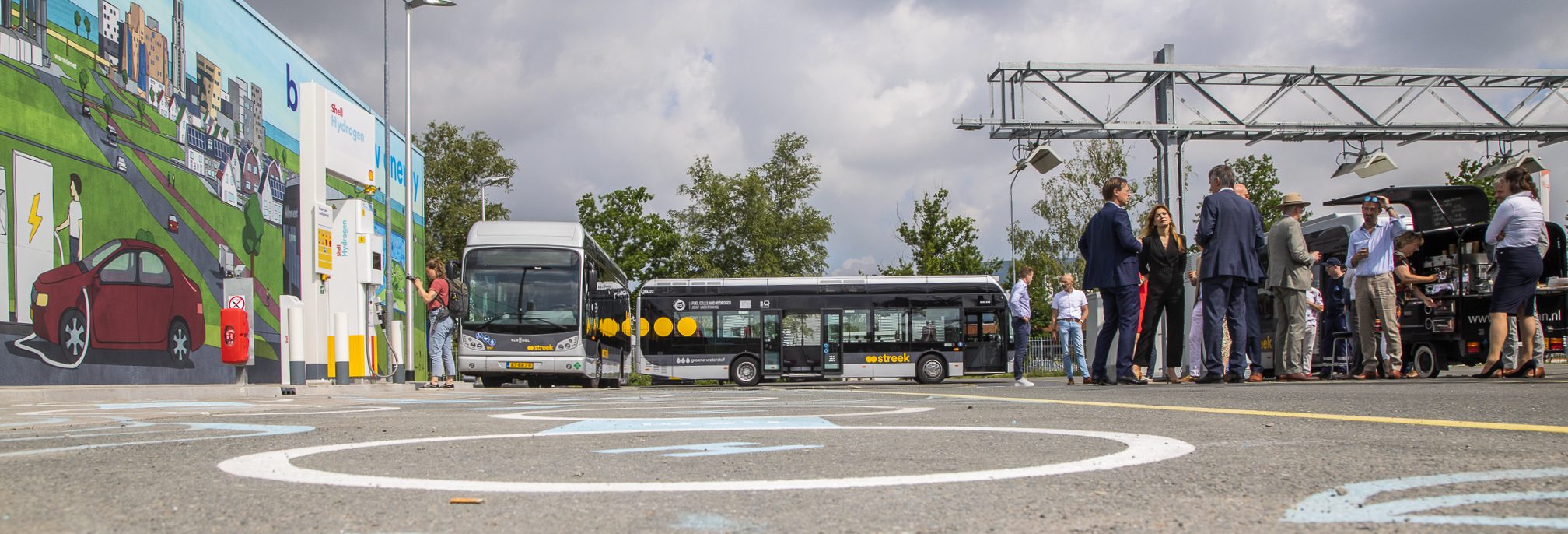 Waterstoftankstation bij Peizerweg geopend