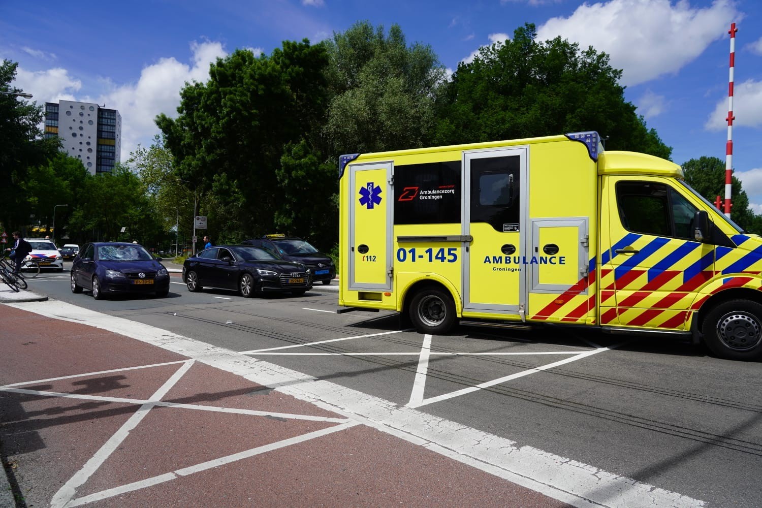 Ernstig ongeluk bij Van Ketwichverschuurbrug; fietser geschept
