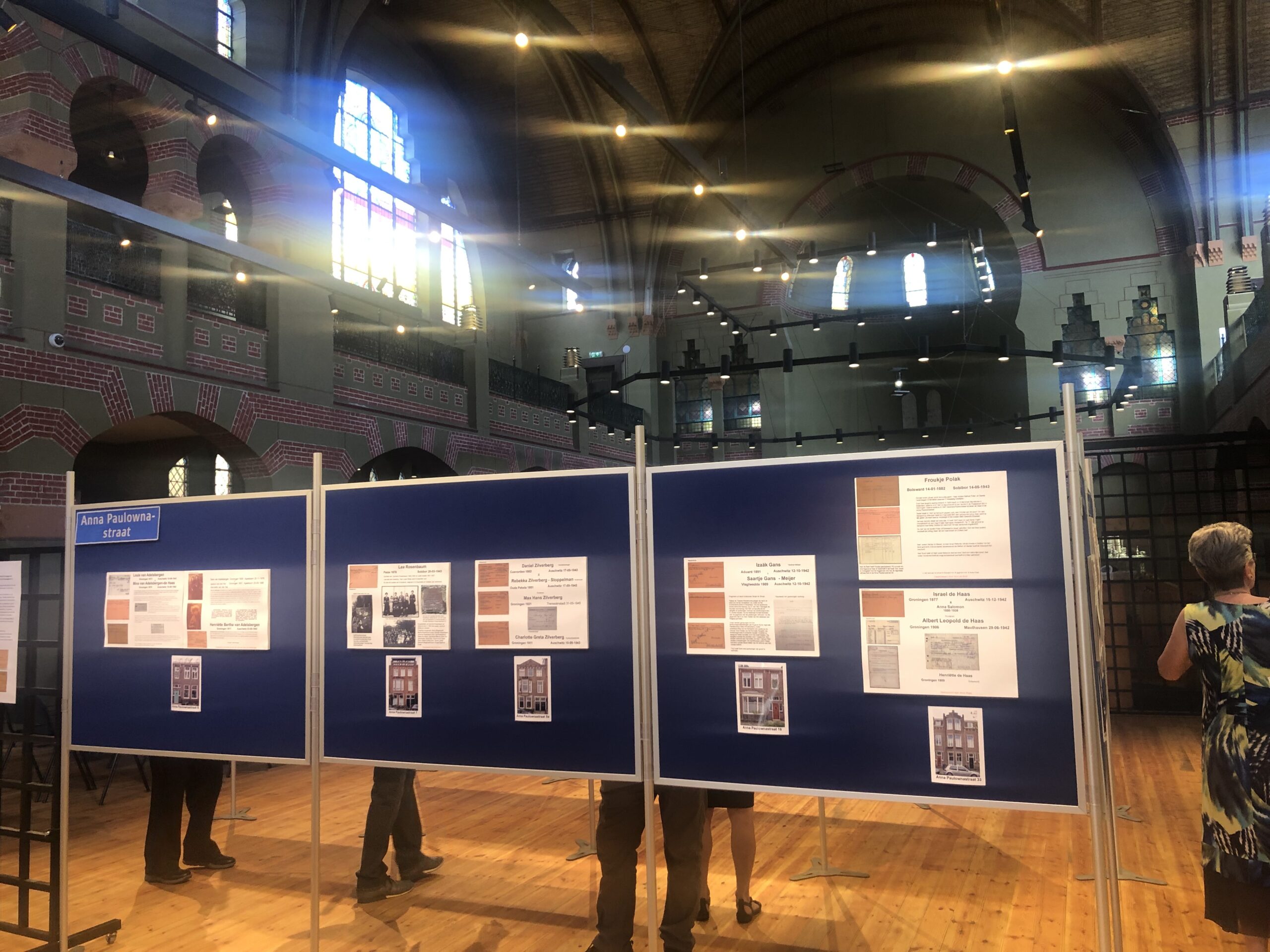 Tentoonstelling in Synagoge Groningen over weggevoerde Joodse inwoners  - “Elke Naam Telt”
