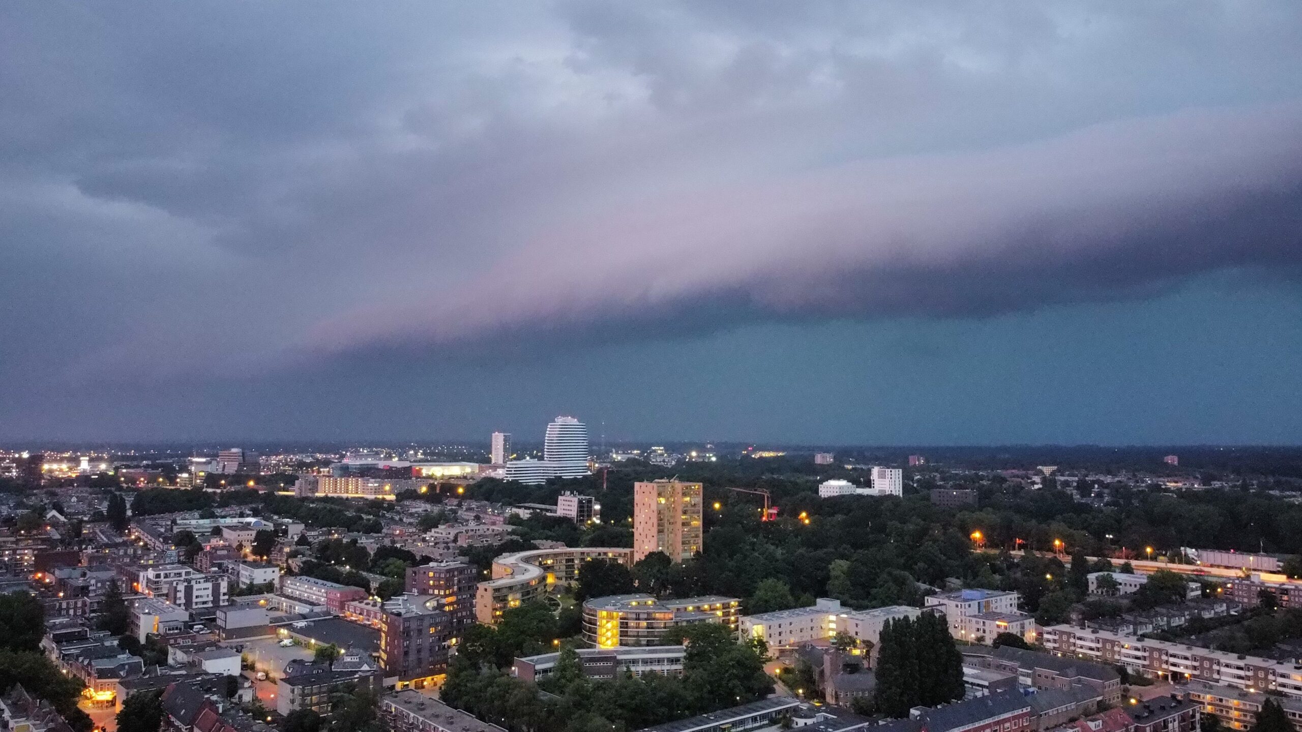 Code geel: KNMI waarschuwt voor onweer en hagel