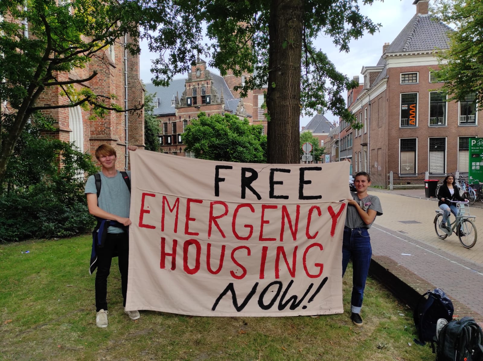 Protest tegen dakloosheid studenten en verdere groei Rijksuniversiteit Groningen