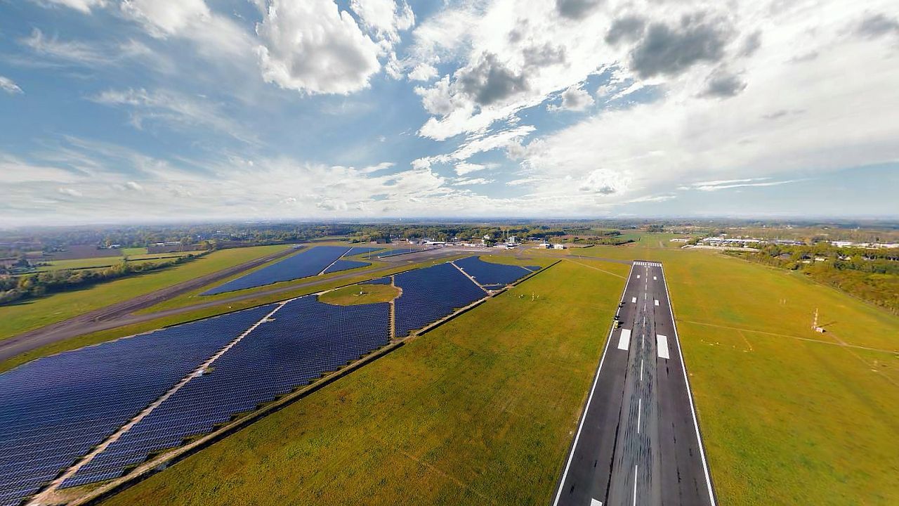 Primeur voor Eelde: eerste officiële dronevlucht van Nederland