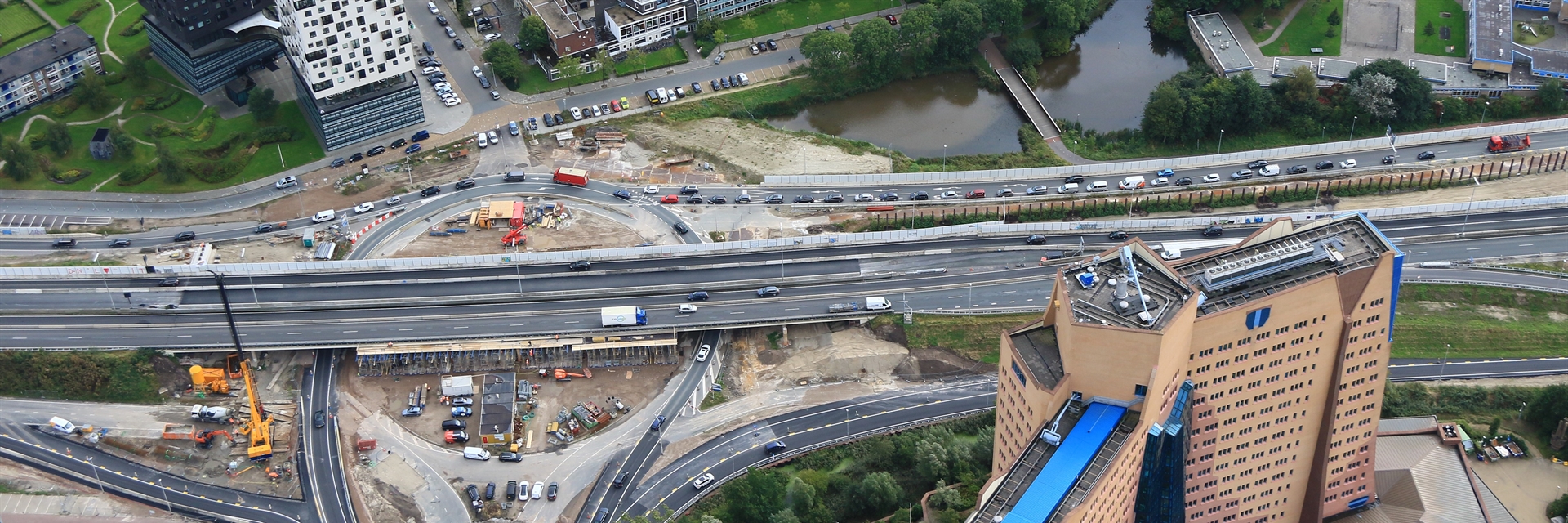 Sloop betonrand viaduct Vrijheidsplein geeft overlast in de nacht