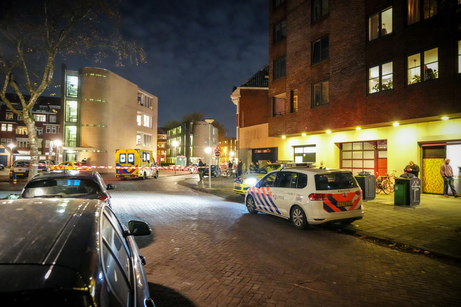 Twee gewonden na steekincident op Merwedestraat