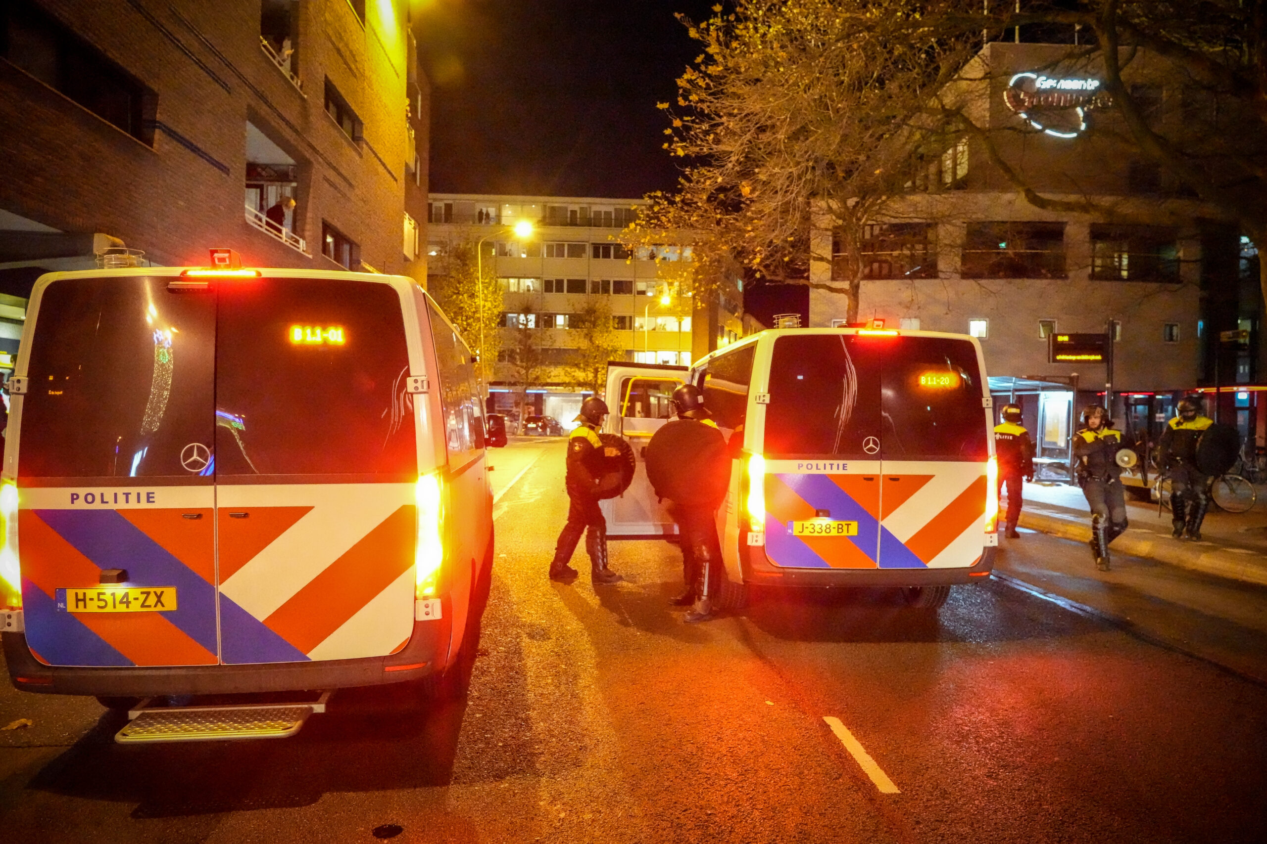 JOVD Groningen: Leg relschoppers gebiedsverbod op