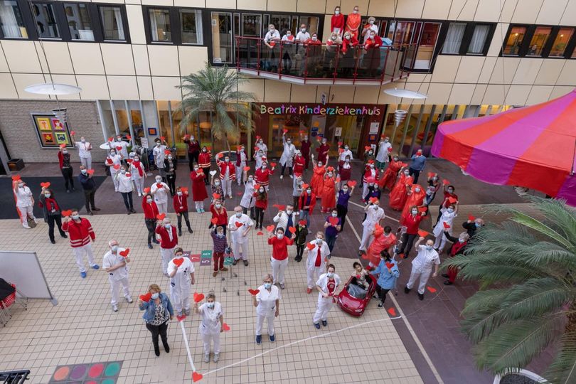 Medewerkers UMCG vormen hart voor behoud kinderhartcentrum