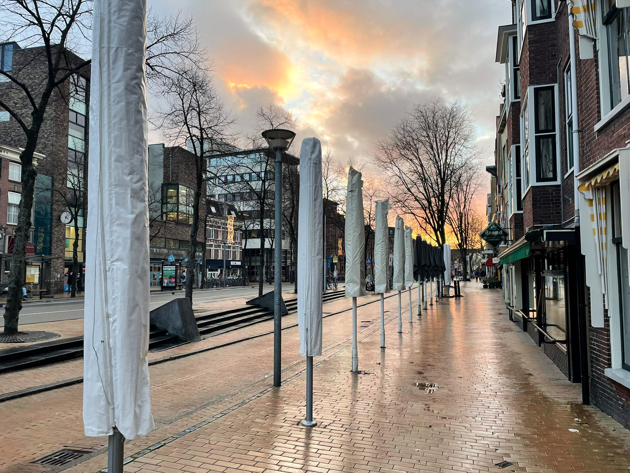 Verlaten binnenstad zorgt voor treurig straatbeeld