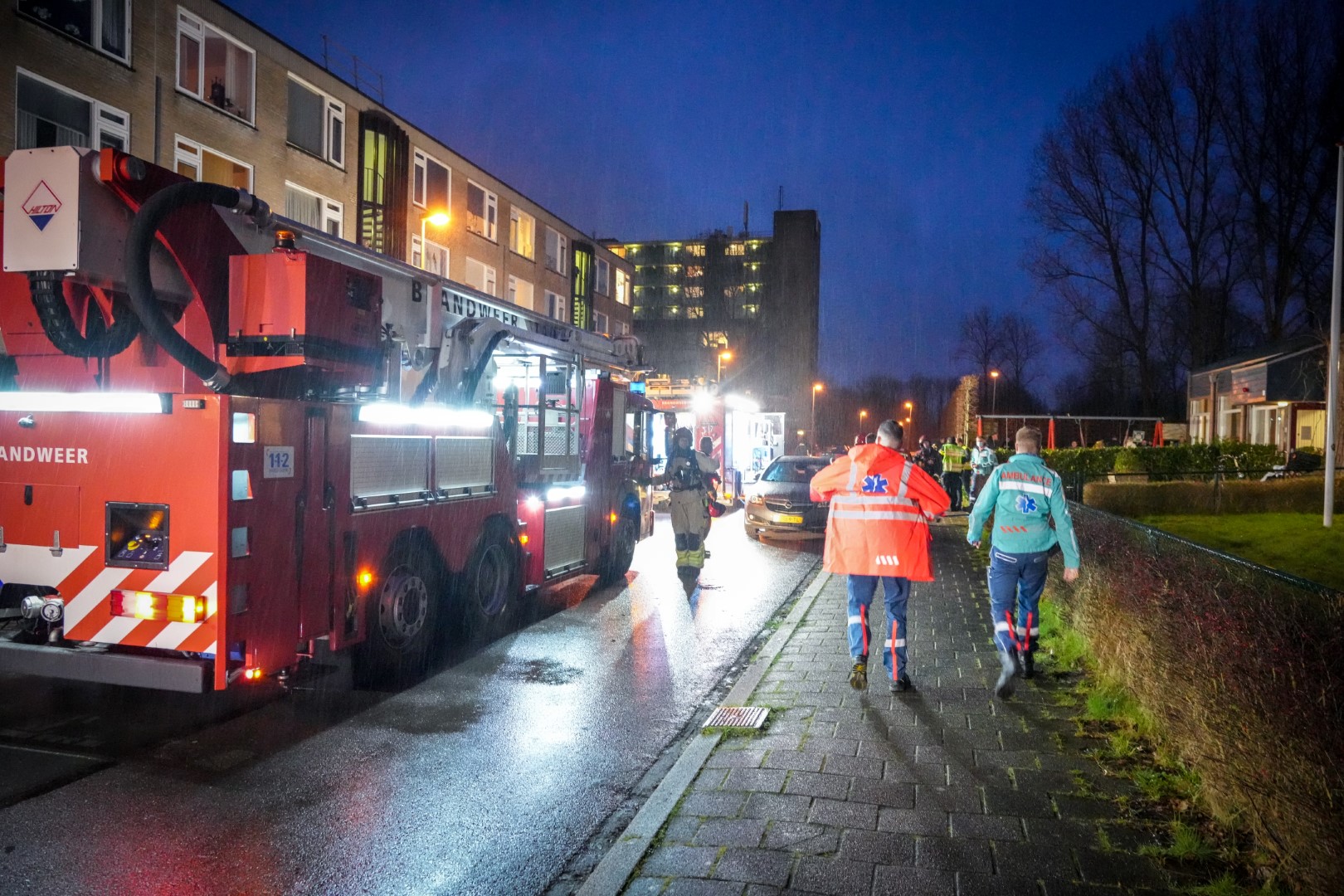 Korte maar hevige brand aan de Kornalijnlaan in Groningen