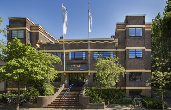 Zwembad in Groningen gesloten door ziekte medewerkers