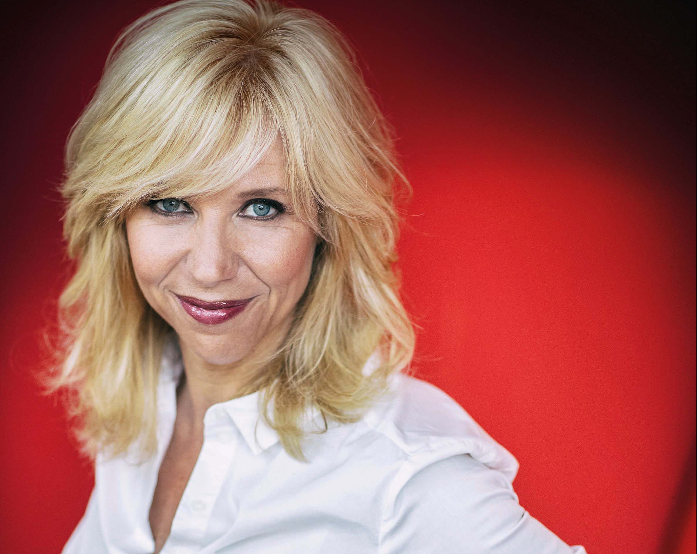 Oudejaarsconference Claudia de Breij in Stadsschouwburg Groningen