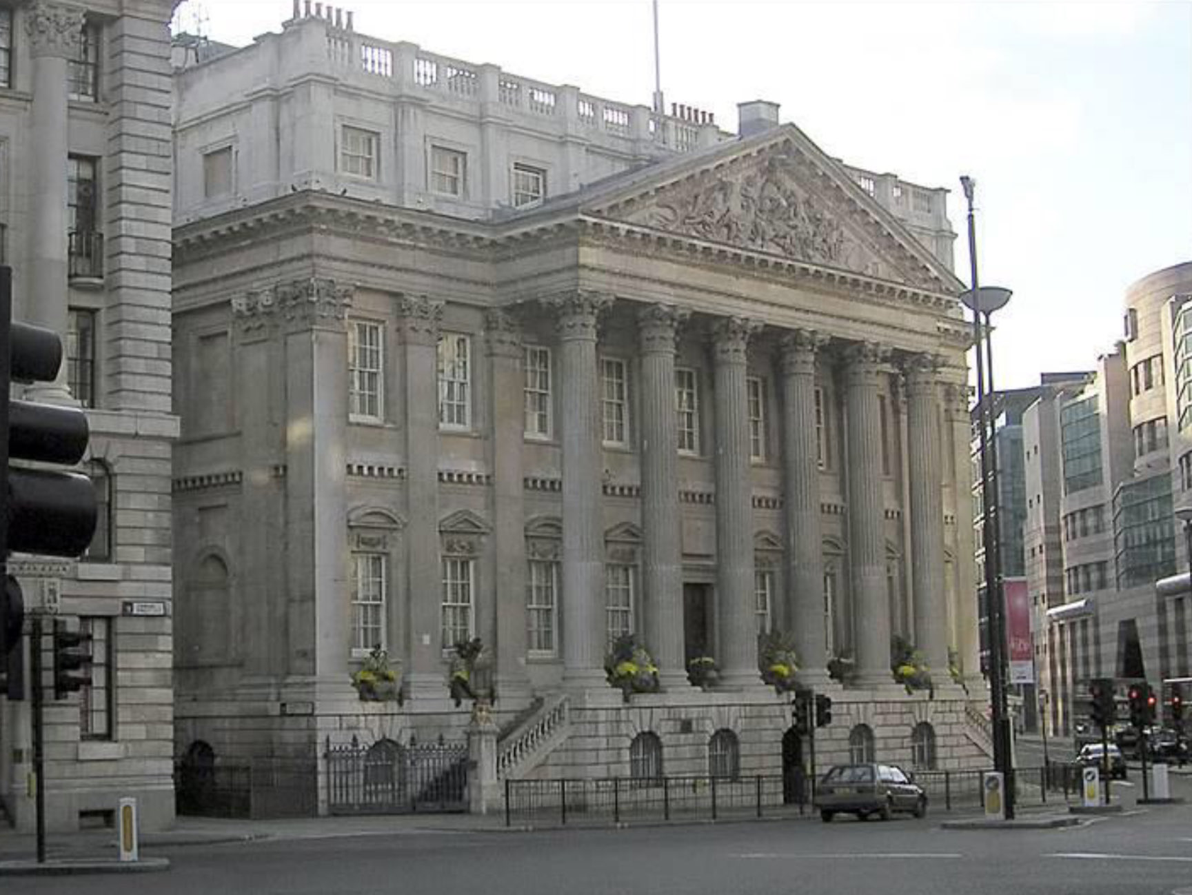 Zoek de verschillen: het Groningse Stadhuis heeft een broertje in Londen