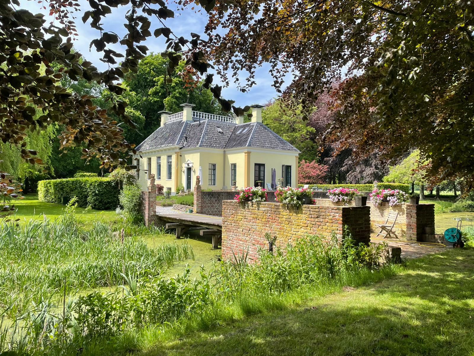 Wonen als een kasteelheer: check dit Groningse pareltje op Funda