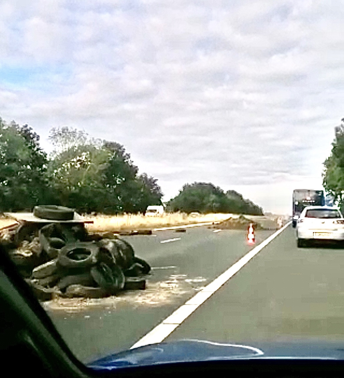 Afval tussen Groningen en Drachten blijft liggen: aannemer bang voor bedreigingen