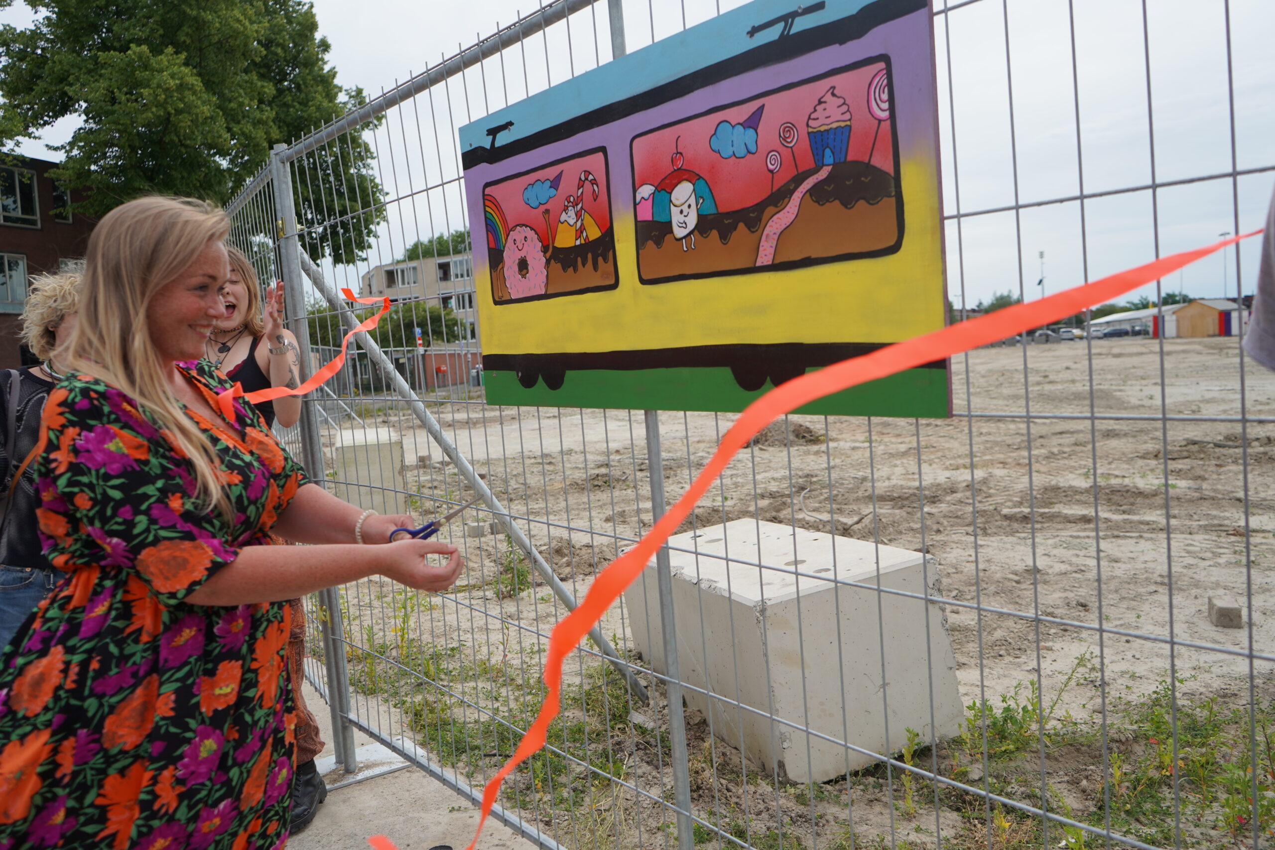 Een lintje werd doorgeknipt: de vertoning is officieel geopend