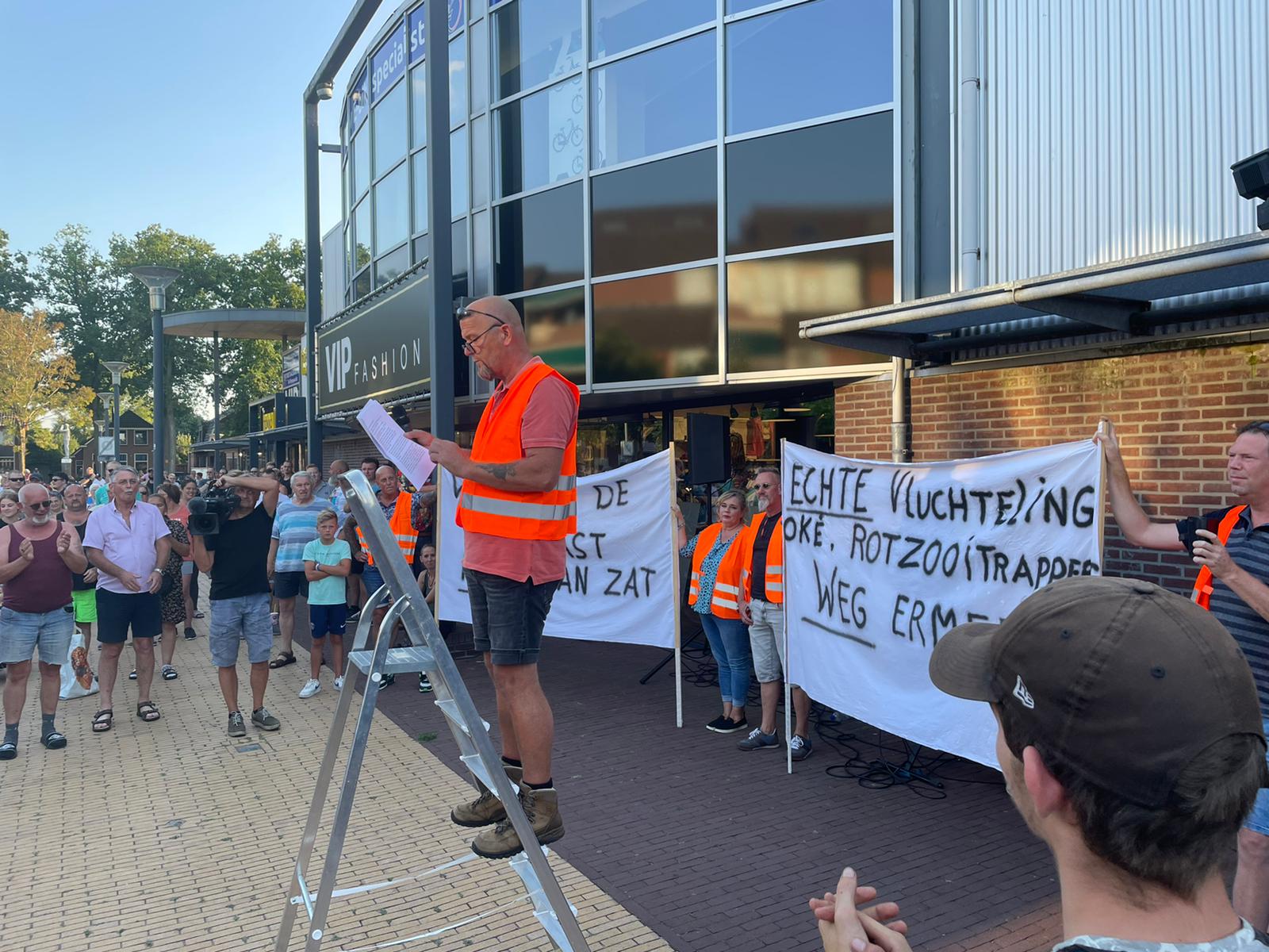 Ter Apelers demonstreren tegen overlast asielzoekers
