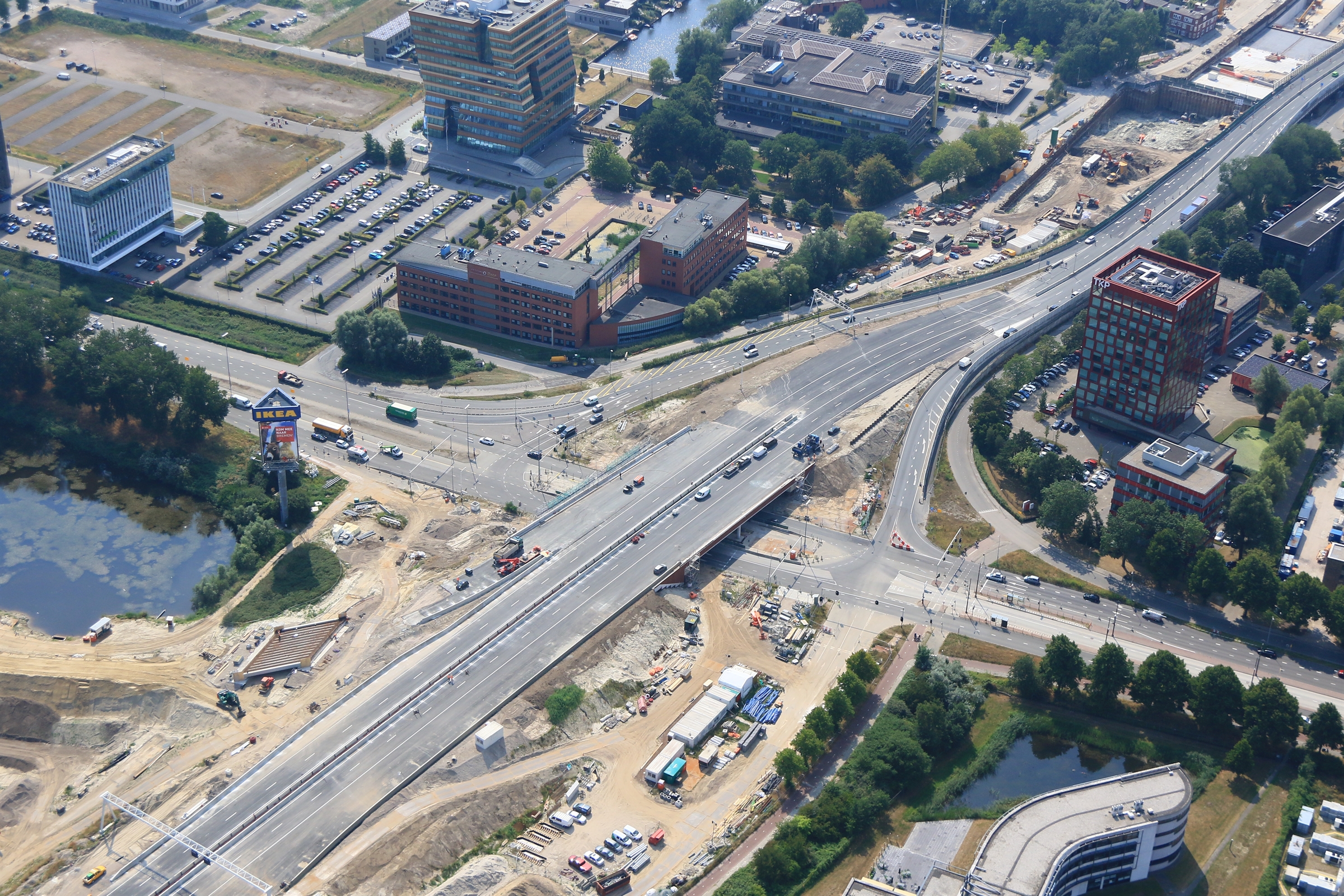 De bouw van het viaduct over de Europaweg - Foto: Rijkswaterstaat